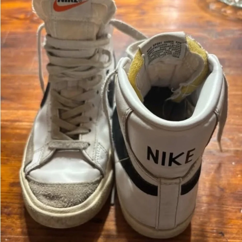 Nike Blazer - Picture 2 of 3